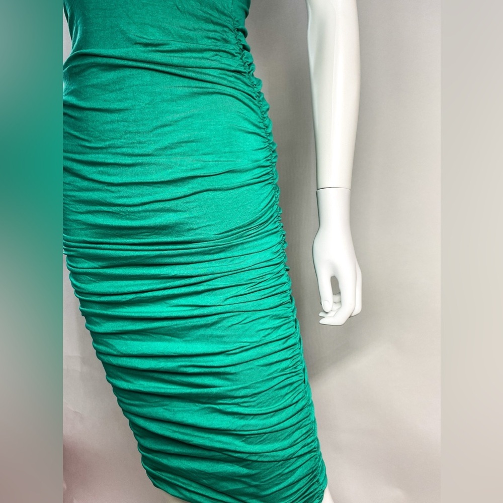 Green Dress - Picture 5 of 7